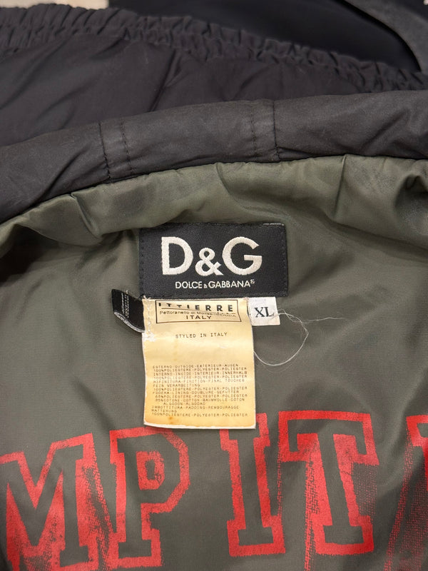 2003 Dolce & Gabbana back pocket puffer jacket