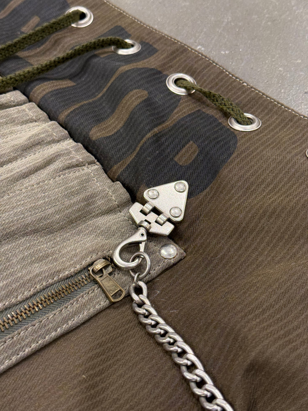 A/W2003 Dolce & Gabbana cargo chain shoulder bag