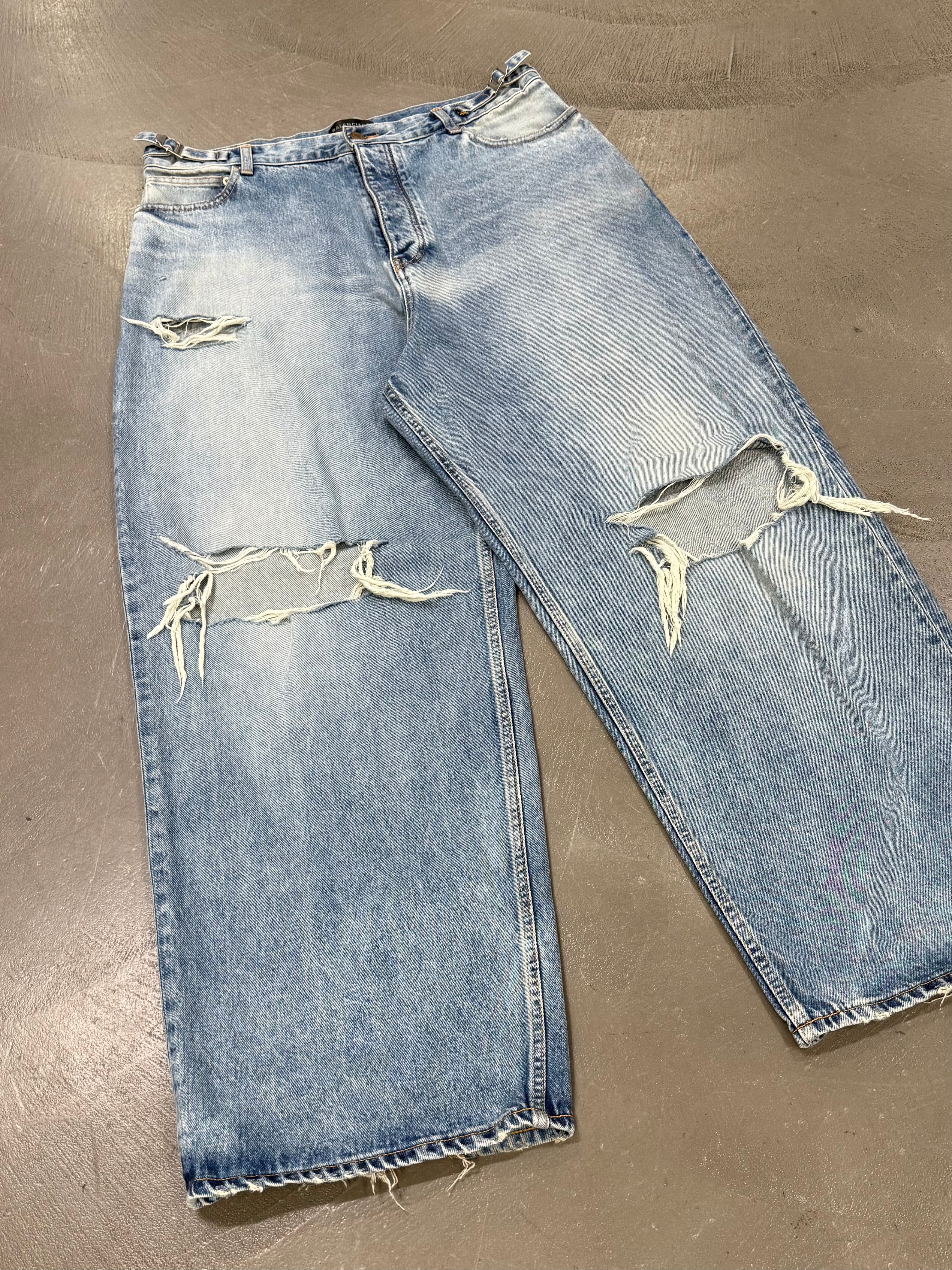 S/S2022 Balenciaga skater destroyed baggy denim