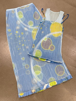 S/S2011 Issey Miyake “pleats please” cosmos print