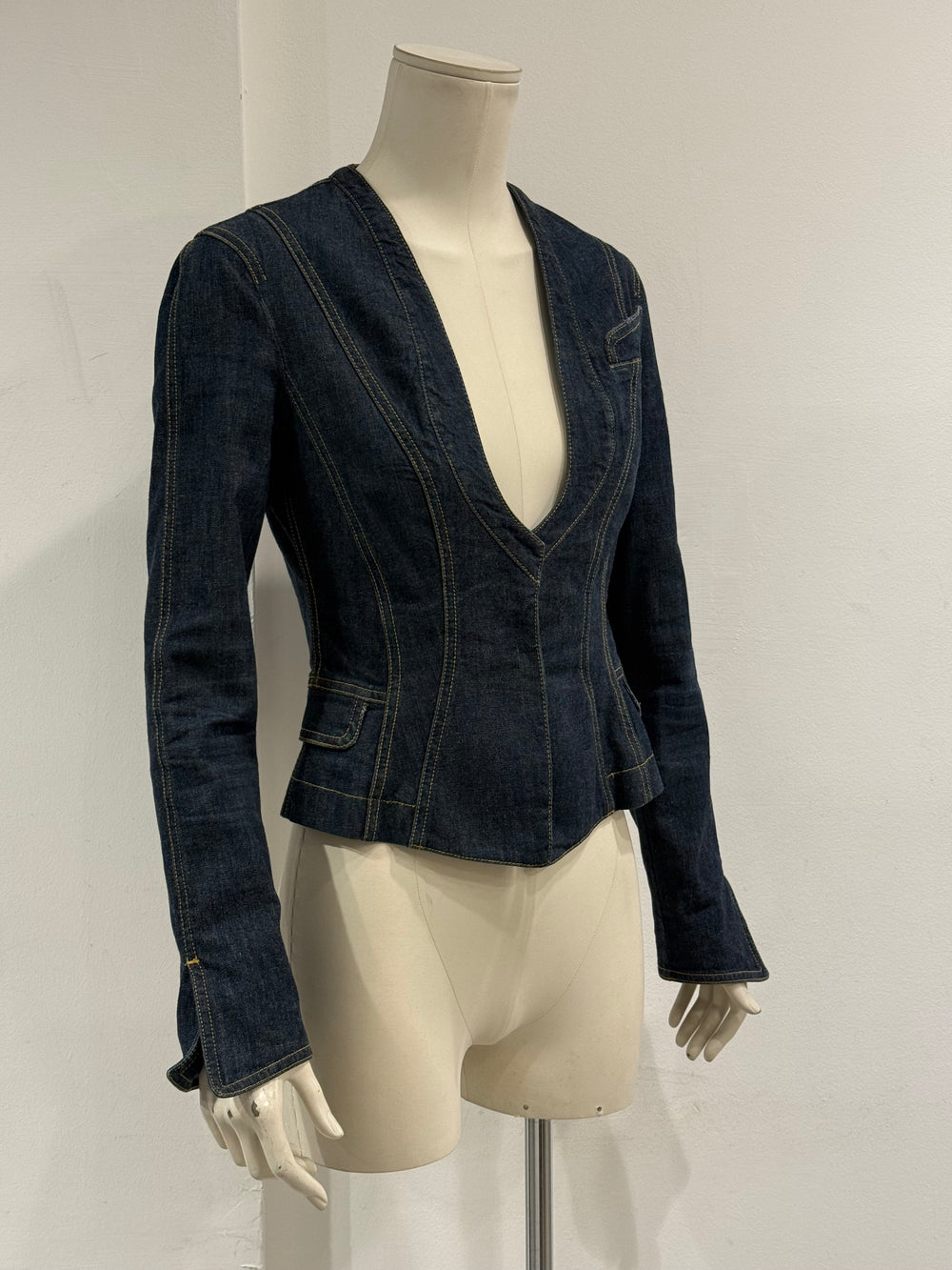 2000s Dolce & Gabbana fitted denim jacket