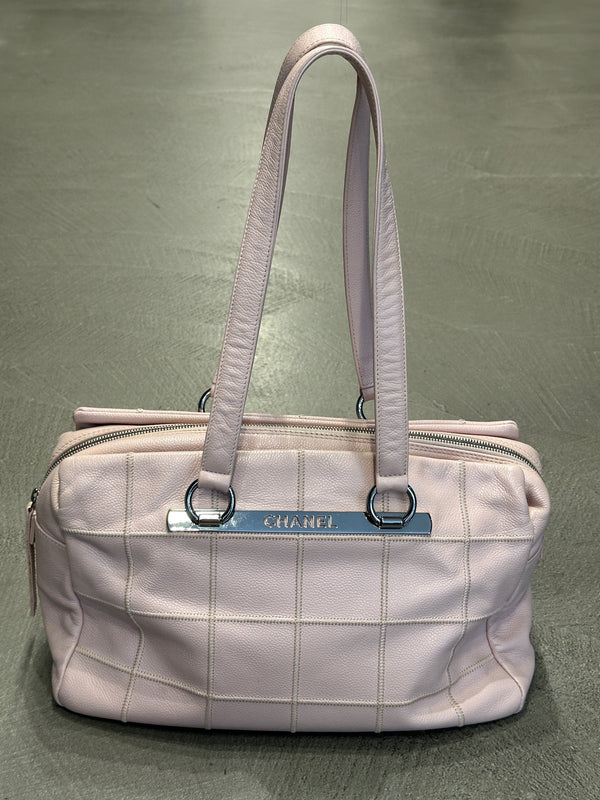2005-2006 Chanel caviar leather shoulder bag
