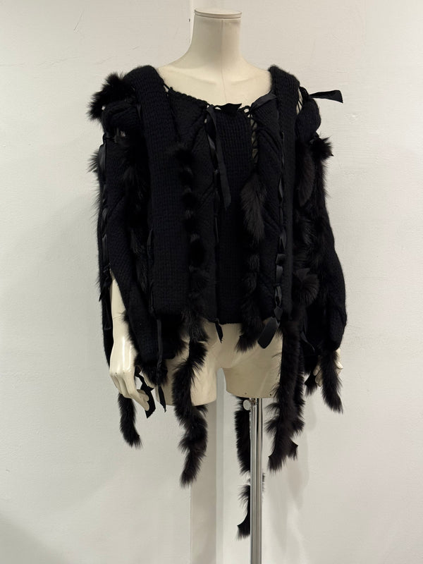 A/W2002 Gucci by Tom Ford fox fur black wool knit