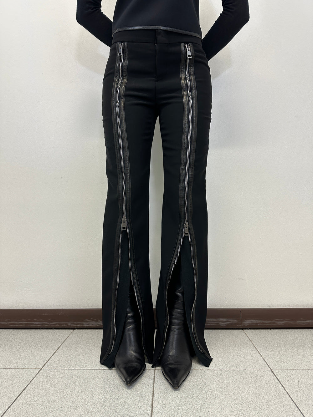 FW2001 Gucci by Tom Ford zipper runway leather pants