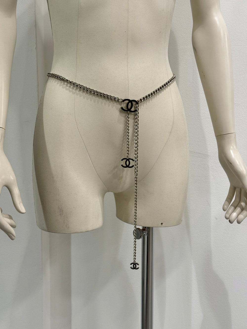 2000s Chanel chain belt