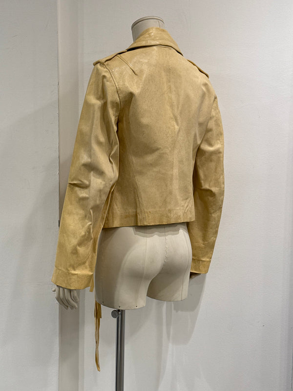 A/W2002 Ann Demeulemeester
leather strap jacket