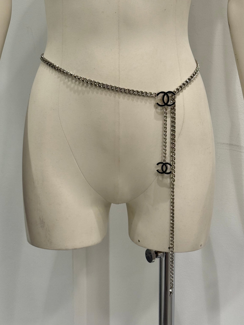 2000s Chanel chain belt