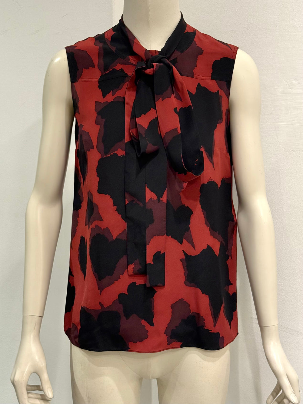 2010s Gucci sleeveless bow-tie blouse