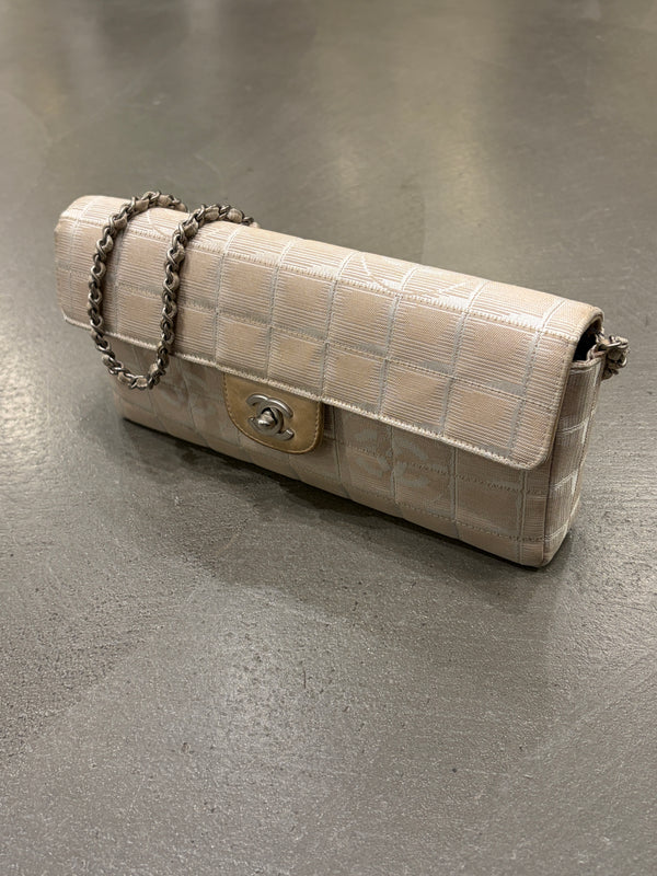 2001 Chanel Chocolate Bar travel line shoulder bag