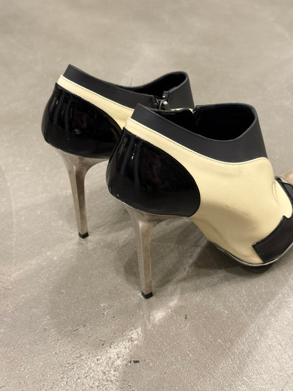 F/W2008 Balenciaga patent leather pumps