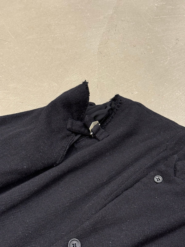 2023 Comme des Garçons cut-out open shoulders buckel blazer