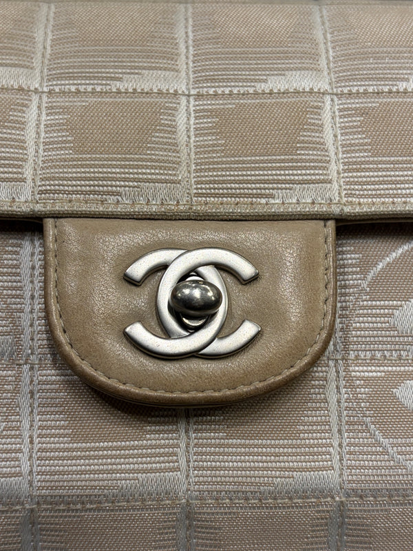 2001 Chanel Chocolate Bar travel line shoulder bag
