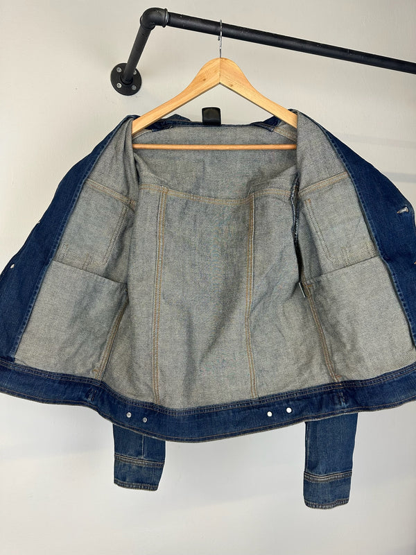 AW2004 Dior by Hedi Slimane “Victim of the crime” denim jacket