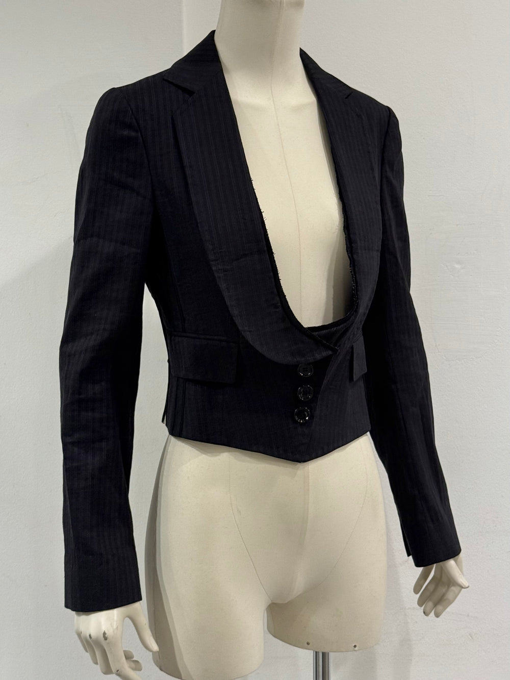 2000s Dolce & Gabbana cropped tuxedo blazer