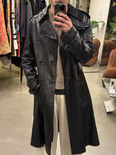 Load image into Gallery viewer, A/W1998 Gucci by Tom Ford leather trench coat
