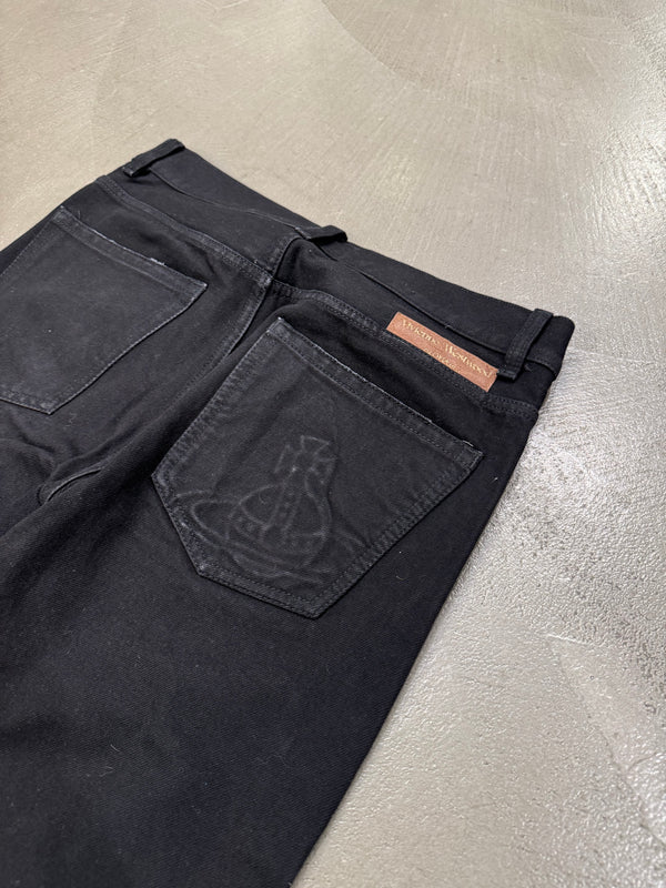 A/W2016 Vivienne Westwood “CHAOS” distressed jeans