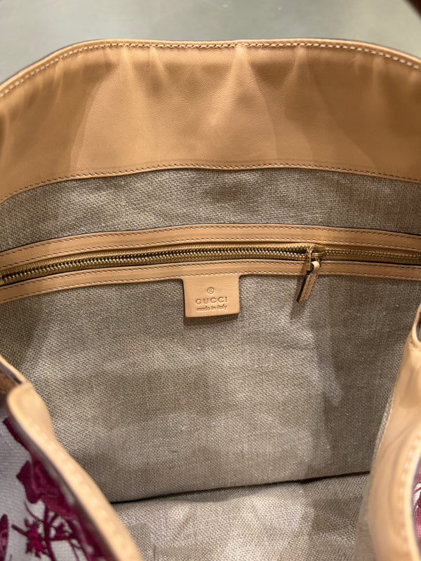 2010s Gucci bamboo handle floral hobo bag
