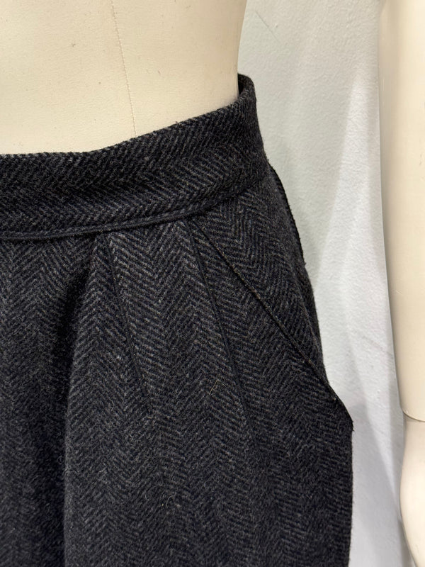 2000s Dolce & Gabbana wool pelate skirt