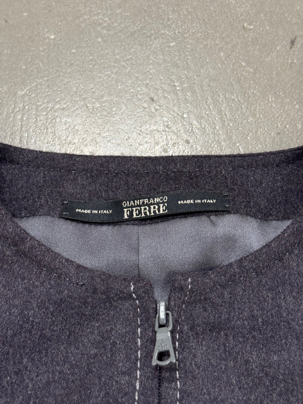 2000s Gianfranco Ferre fitted jacket with elongated sleeves