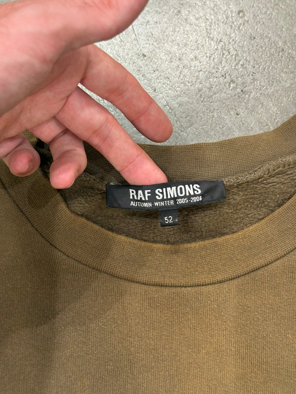 A/W2005 Raf Simons “History of my world” poltergeist objects levitating crewneck