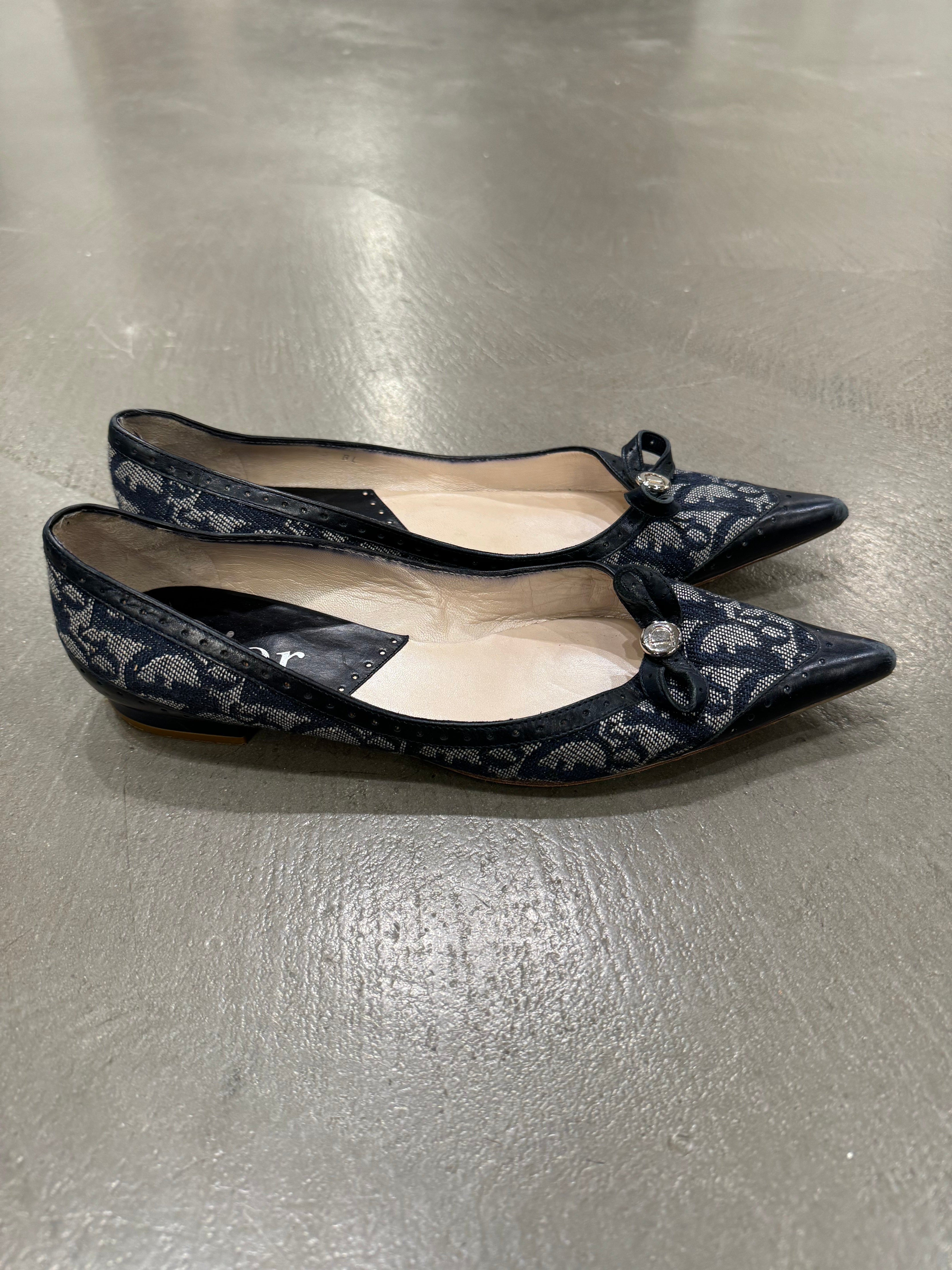 靴 Christian Dior by Galliano Ballet Shoes 2000s Christian Dior by Galliano monogram ballerina