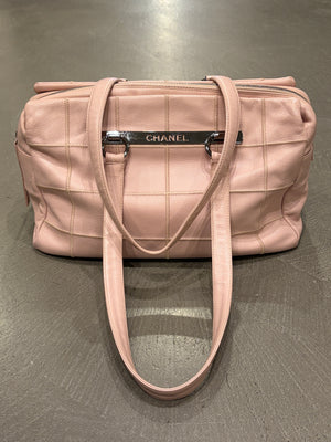2005-2006 Chanel caviar leather shoulder bag