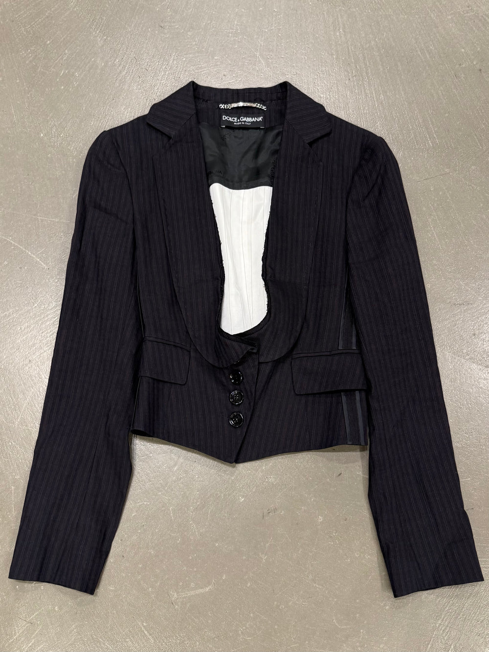 2000s Dolce & Gabbana cropped tuxedo blazer