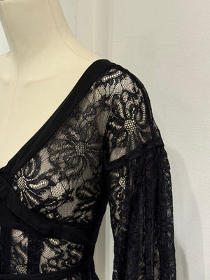 2000s Dolce & Gabbana lace tie-waist floral lace blouse