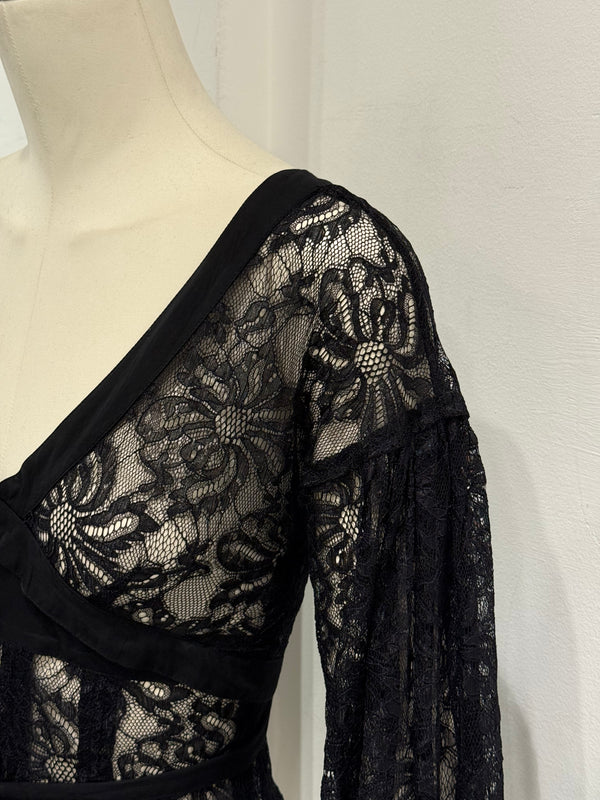 2000s Dolce & Gabbana lace tie-waist floral lace blouse