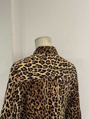 2000s Dolce & Gabbana leopard print shirt