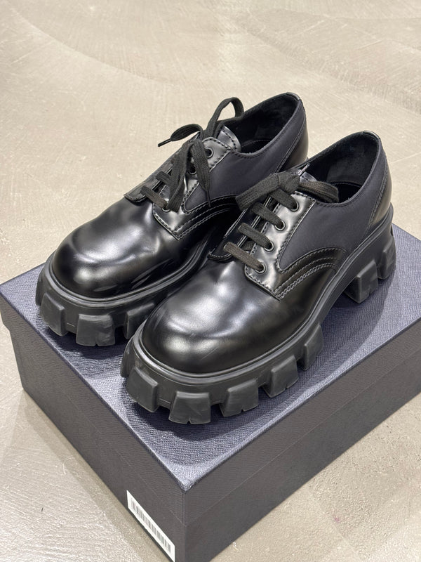 2023 Prada monolith leather/Nylon derby shoes