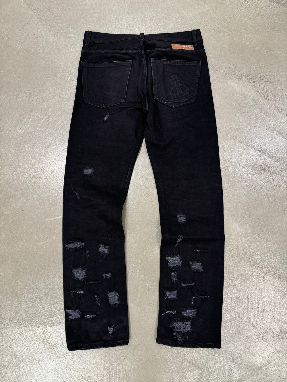 A/W2016 Vivienne Westwood “CHAOS” distressed jeans