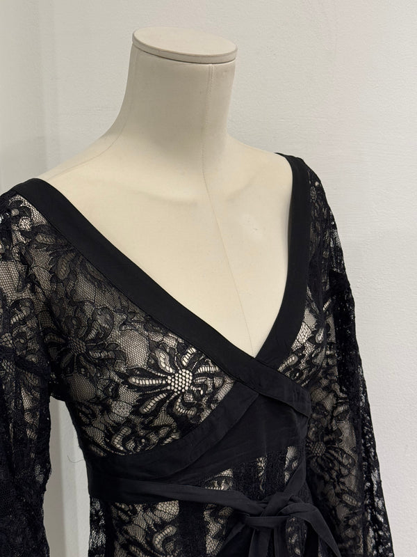 2000s Dolce & Gabbana lace tie-waist floral lace blouse