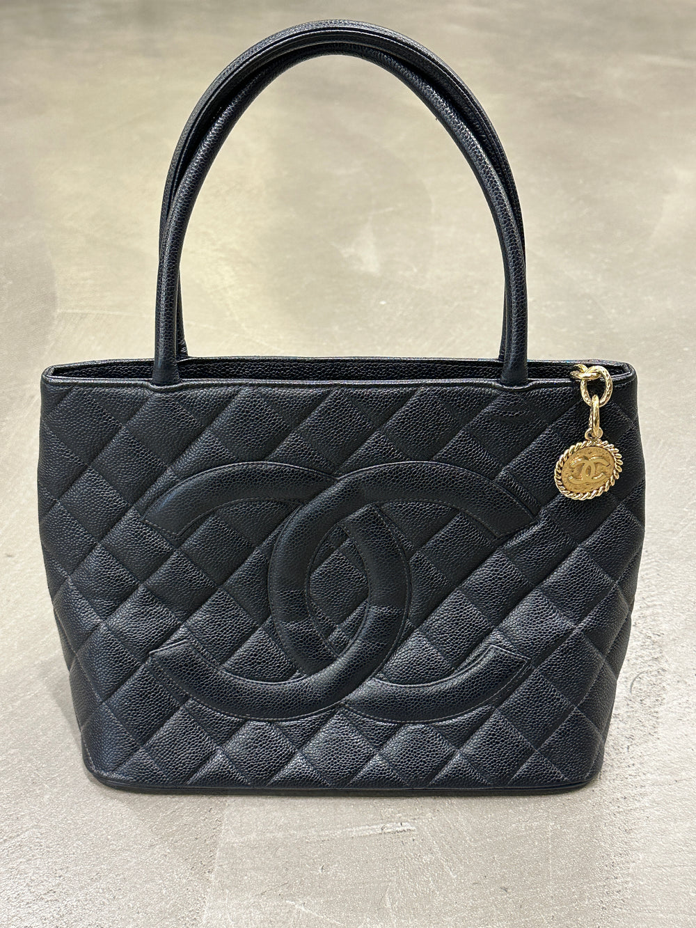 2000-2002 Chanel Caviar Medaillon bag