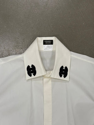 2000s Chanel collar logo shirt