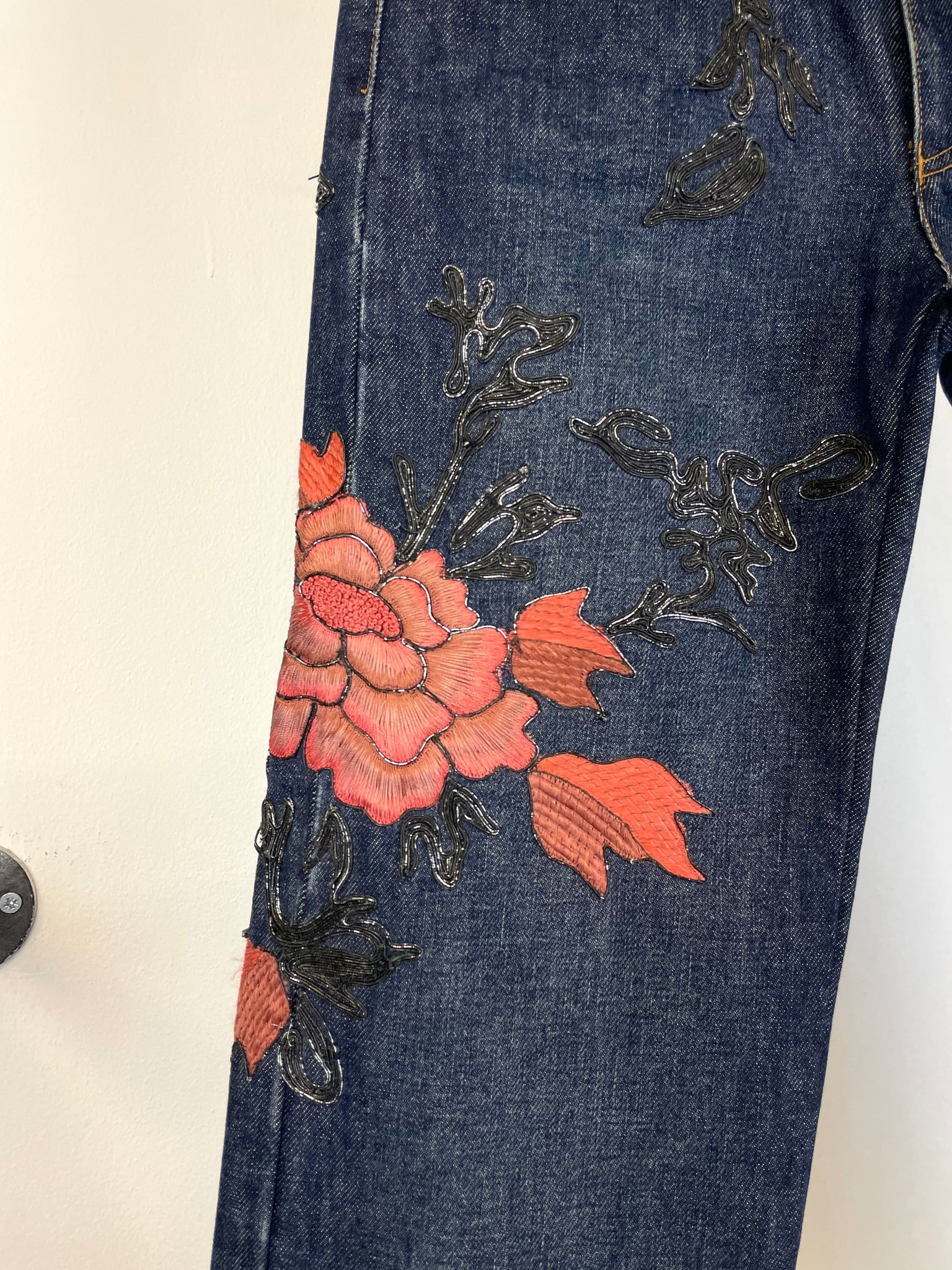 AW1999 Gucci by Tom Ford floral embroidered denim – elevated archives