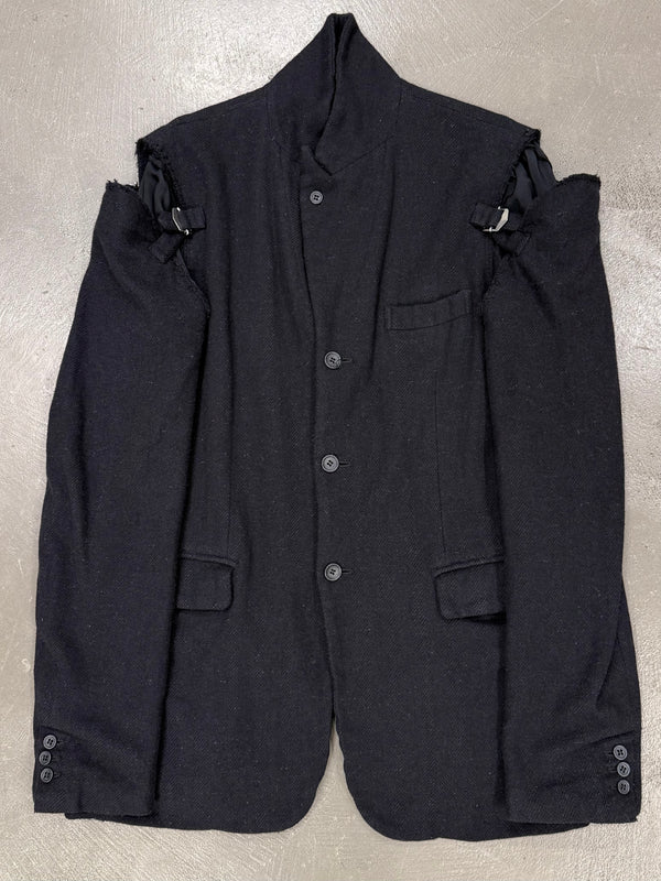 2023 Comme des Garçons cut-out open shoulders buckel blazer