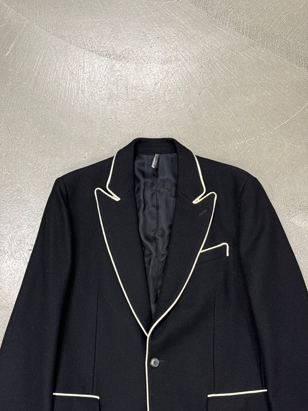 A/W2006 Dior by Hedi Slimane
runway blazer with white contrast piping