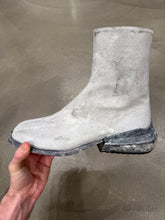 Load image into Gallery viewer, 2018 Maison Margiela painted air heel tabi boots
