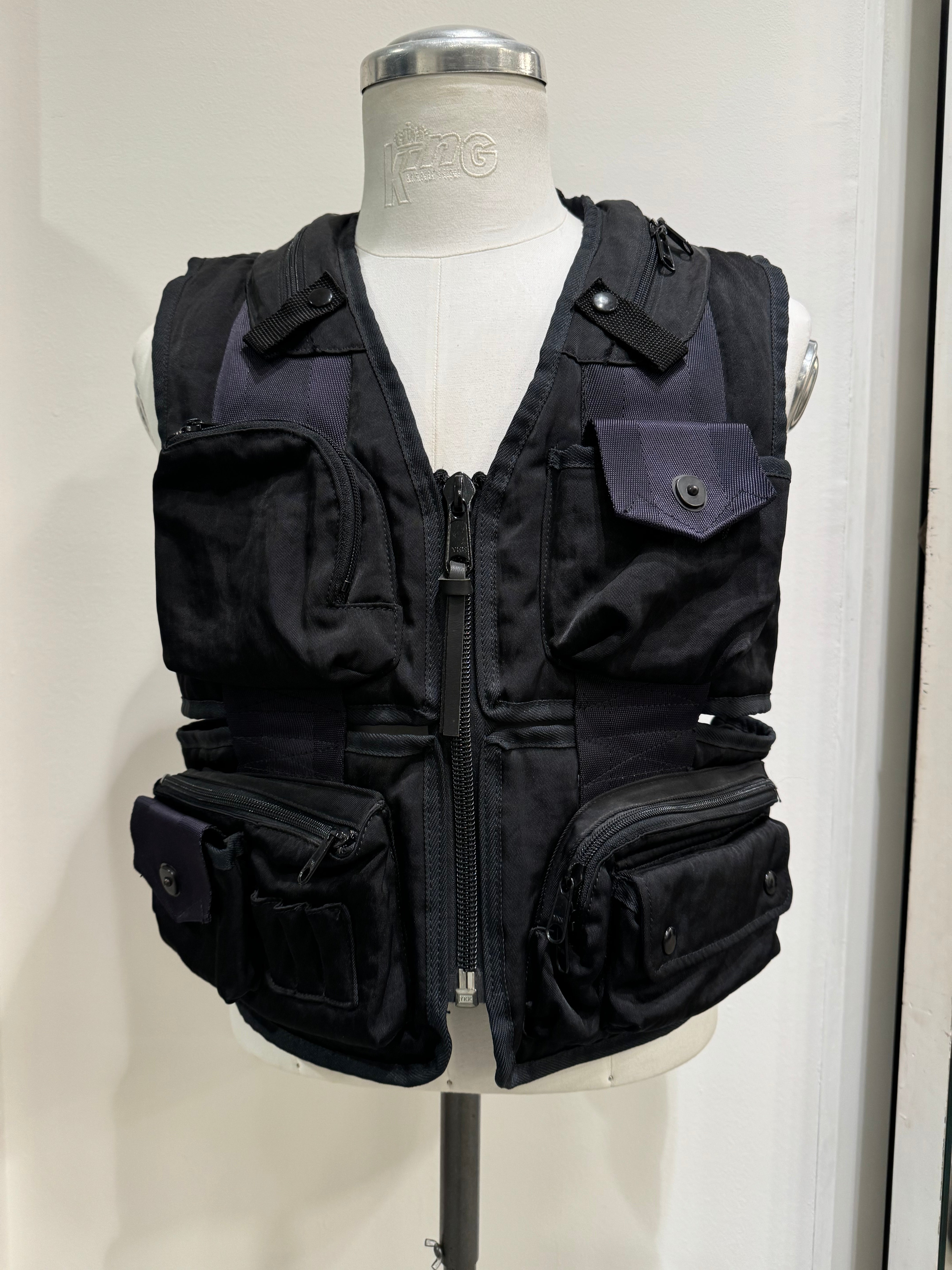 トップス Issey Miyake 90s Deformation Long Vest TURBINE – ISSEY MIYAKE ONLINE STORE