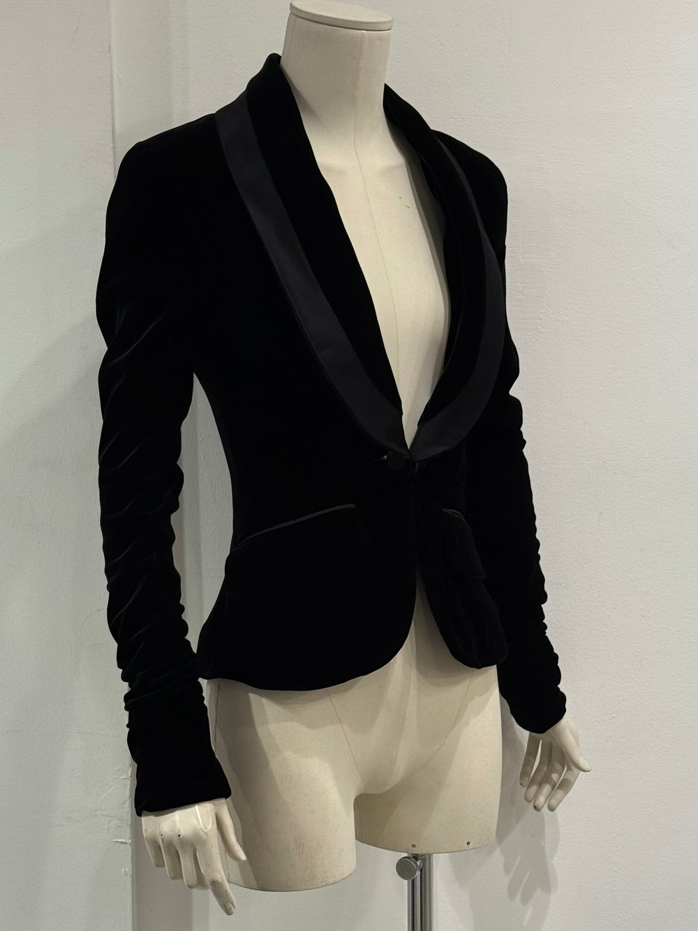 2003 Yves Saint Laurent by Tom Ford tuxedo blazer with satin shawl lapel
