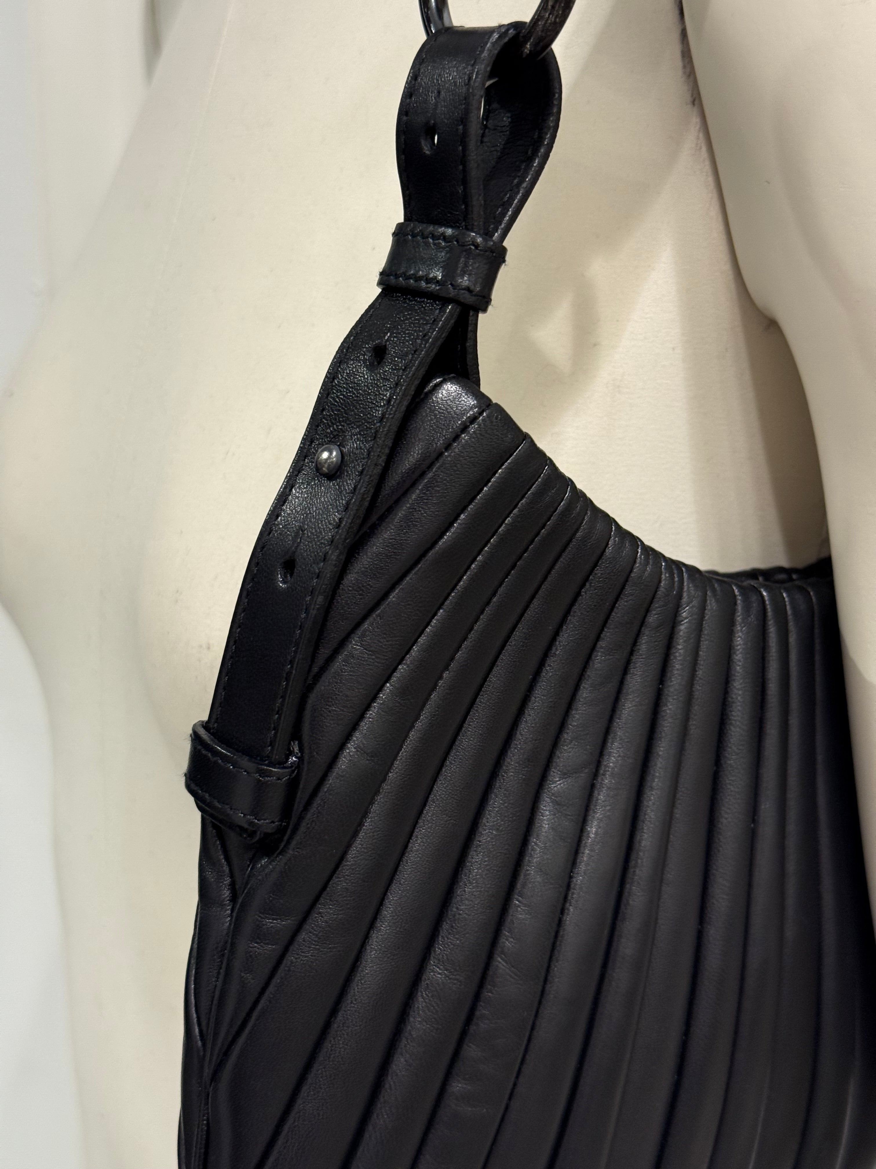 SAINT LAURENT ボディバッグ ブラック Yves Saint Laurent SS 2002 Brown Oversized Mombasa Sling Bag