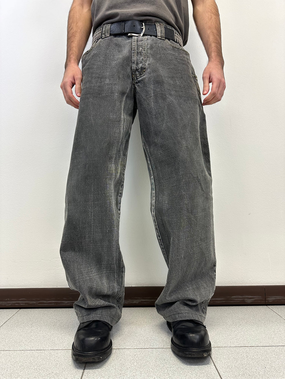 AW2003 D&G heavy baggy asymmetrical jeans
