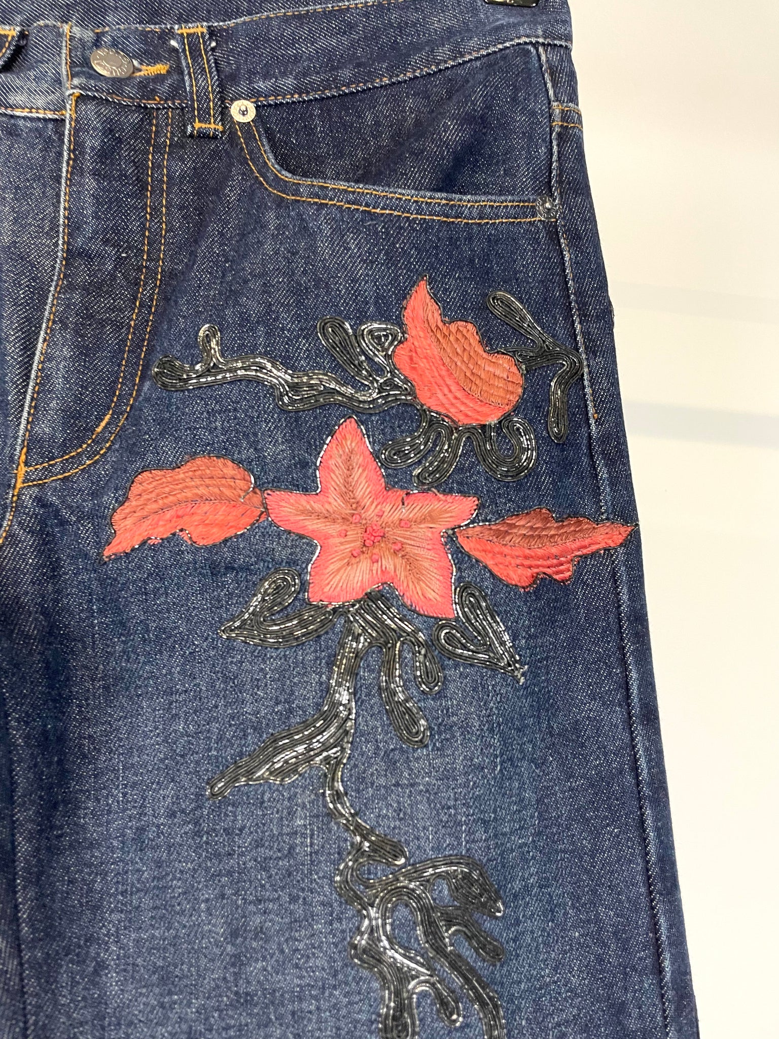 AW1999 Gucci by Tom Ford floral embroidered denim – elevated archives