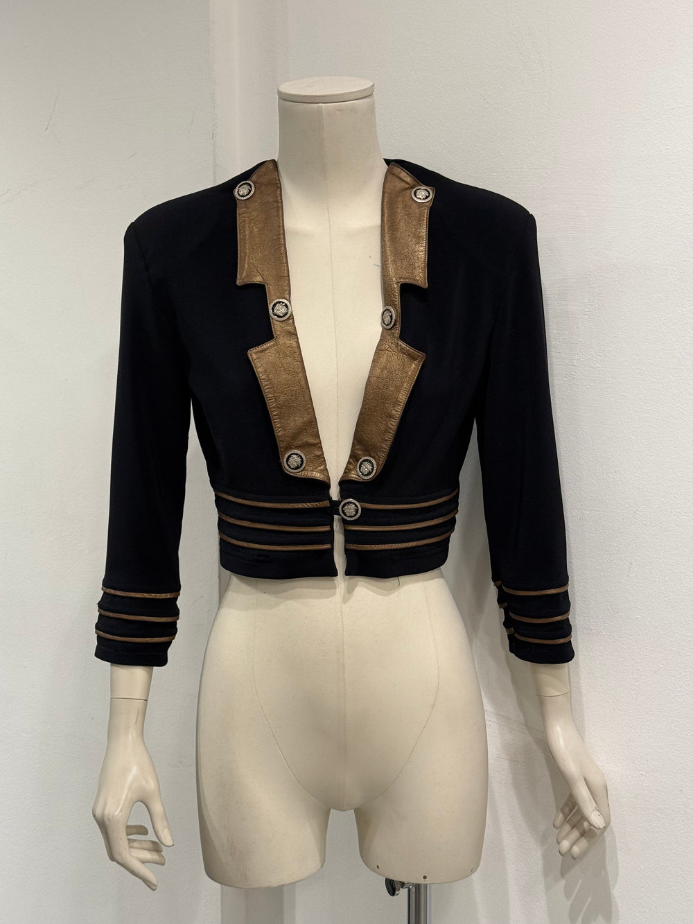 1990s Gianni Versace Napoleon cropped tailored jacket with contrast leather trim