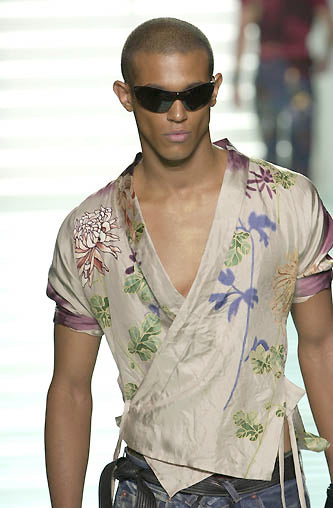 SS2001 Gucci by Tom Ford Chrysanthemum silk shirt