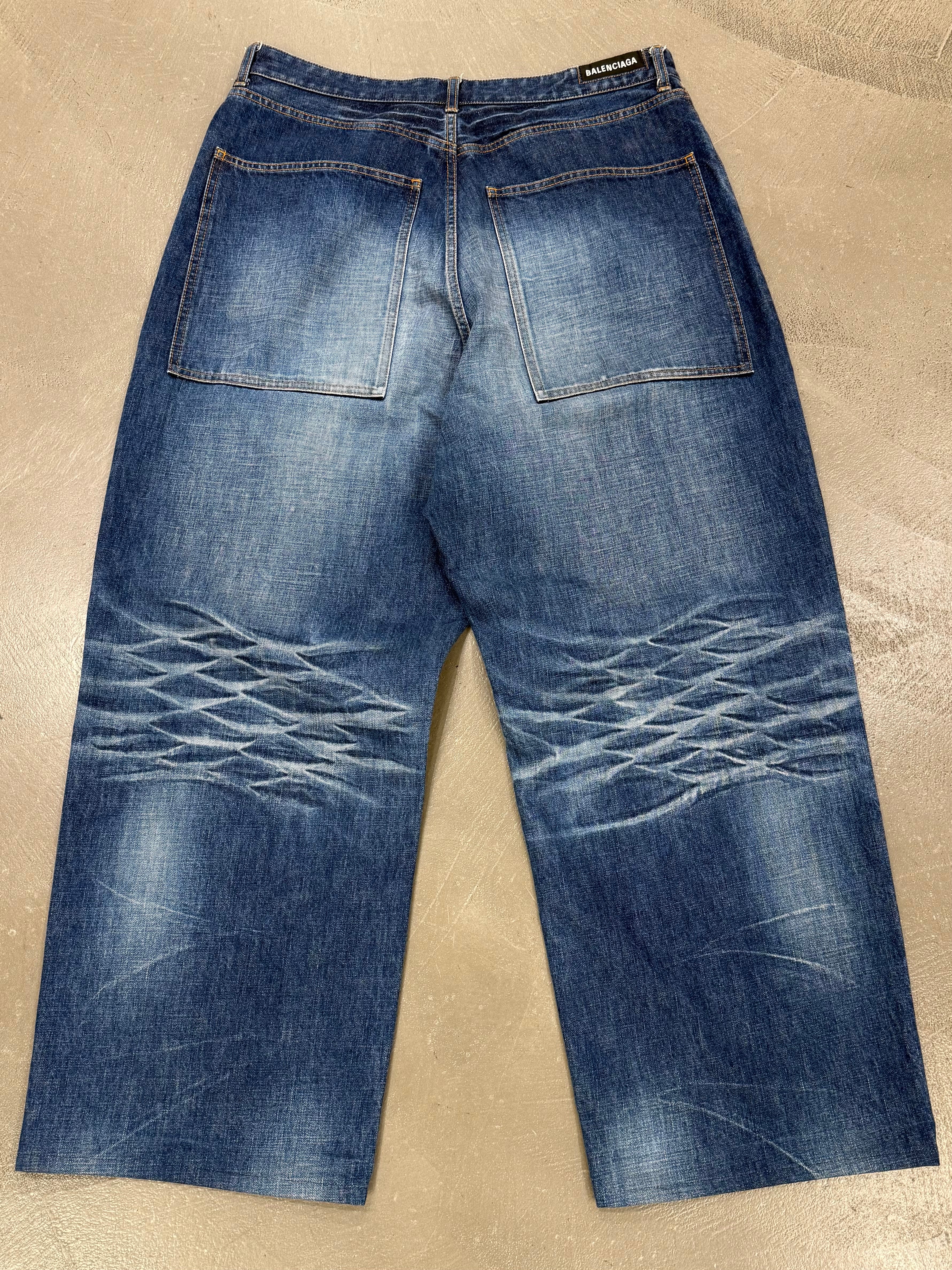 2019 Balenciaga catwash oversized skater jeans
