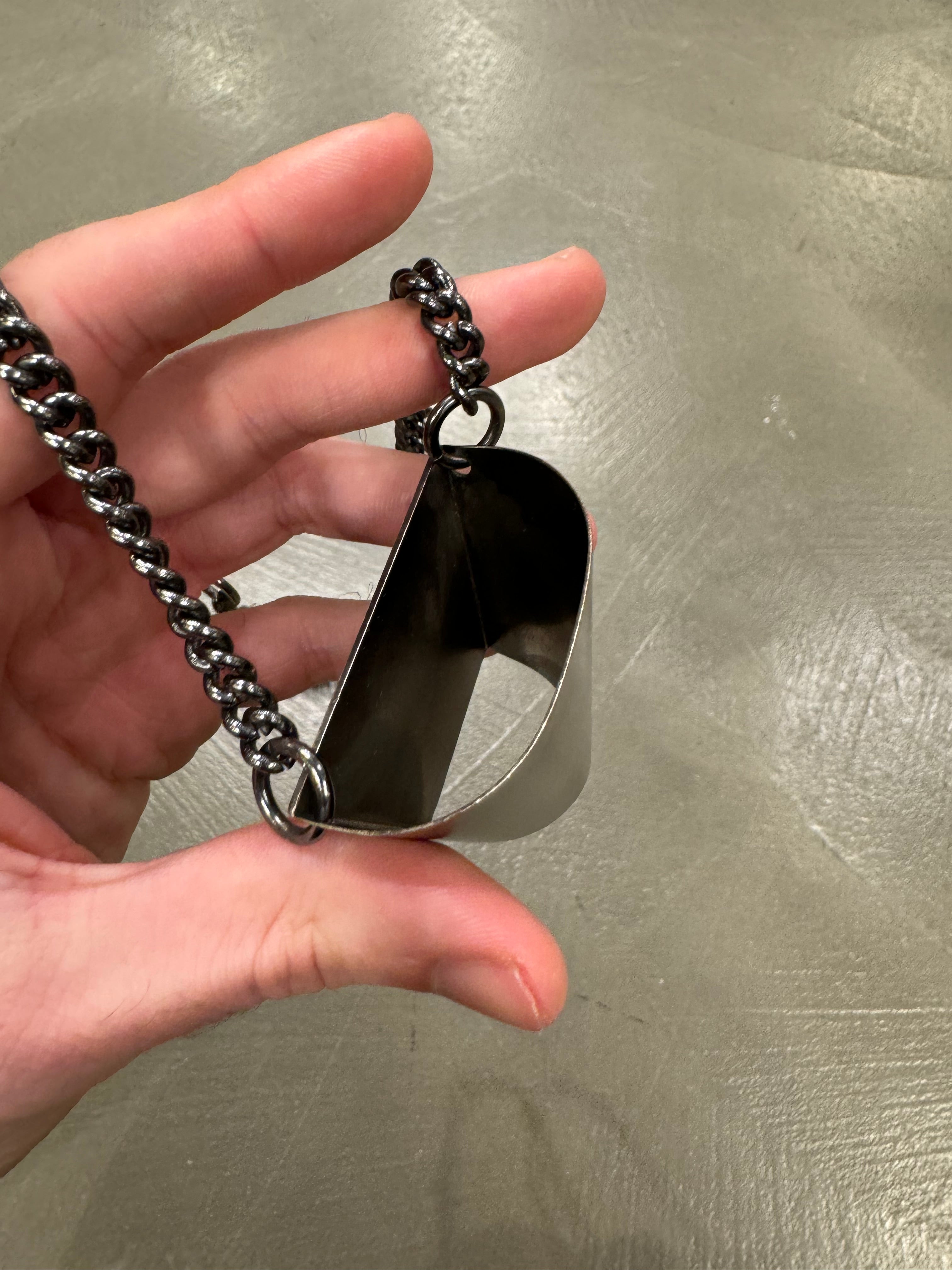 DIRK BIKKEMBERGS ネックレス Dirk Bikkembergs Fall/Winter 1997 Leather Tie holder Chain – akaibu.co