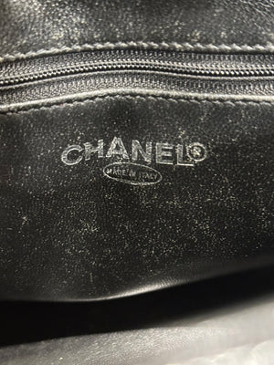 2000-2002 Chanel Caviar leather Medaillon bag