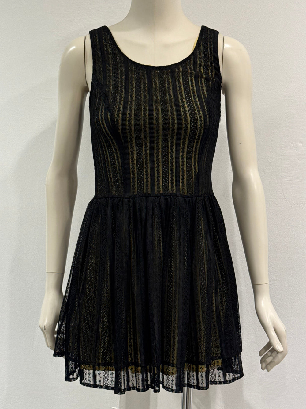 1990s Dolce & Gabbana lace sleeveless mini dress